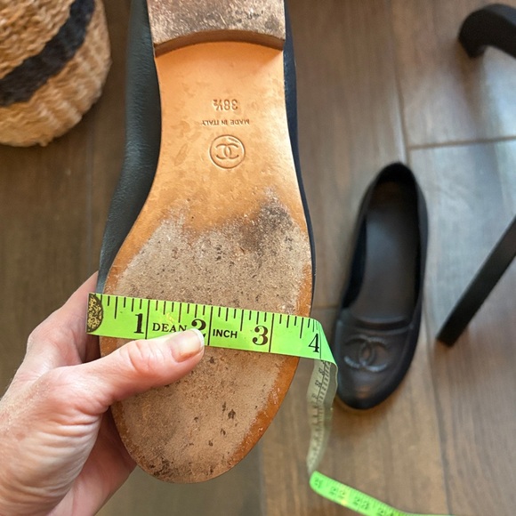 CHANEL Black Loafers - Picture 6 of 16